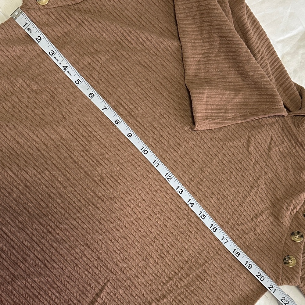 New York Laundry Tan Cowl Neck Top Size Large - Picture 4 of 8